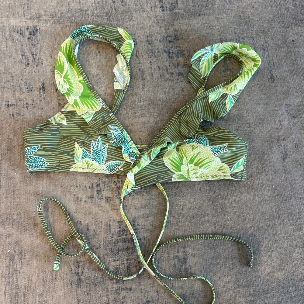 Aerie Adjustable Wrap Green Floral Bikini Top Ruffle Straps - Medium